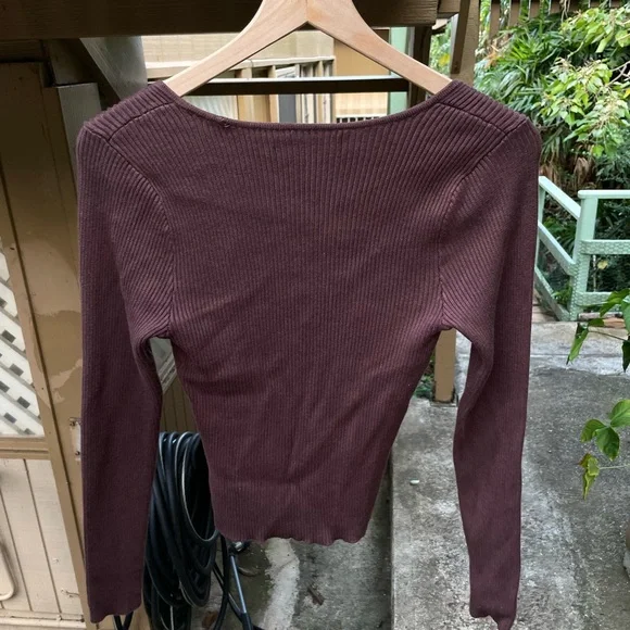 Abercrombie and Fitch Brown Square Neckline Ribbed Long Sleeve Top - Picture 3 of 3